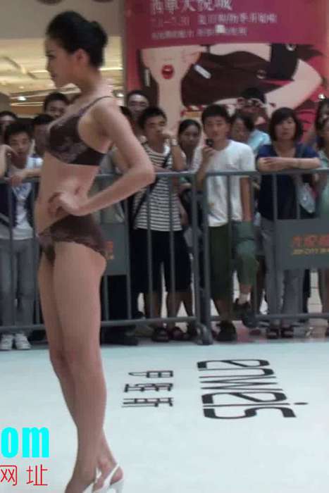 [各类性感视频]ID0337 北京大悦城内衣秀 -1 [16V-2.26GB]--性感提示：欲火