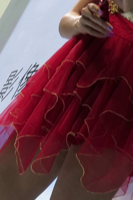 [各类性感视频]ID0362 摄影器材展韩国红裙水晶高跟鞋模特视频 [M2T-