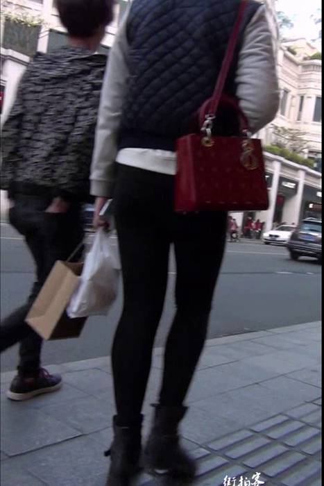 [街拍客视频]jx0637 时尚紧身黑裤气质美眉