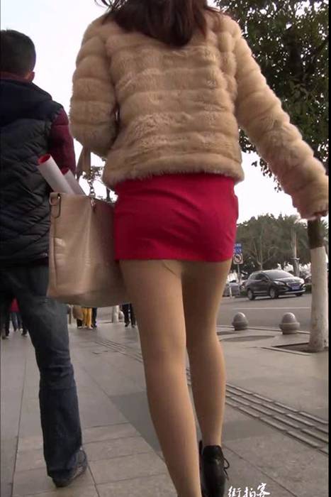 [街拍客视频]jx0658 红色包臀裙肉丝美腿MM难得一遇的极品