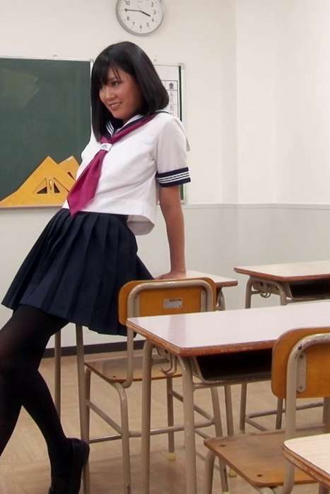 [legsjapan视频完美版]ID0123 UtaKohaku-2-Classroom Pantyhose Footjob--性感提示：