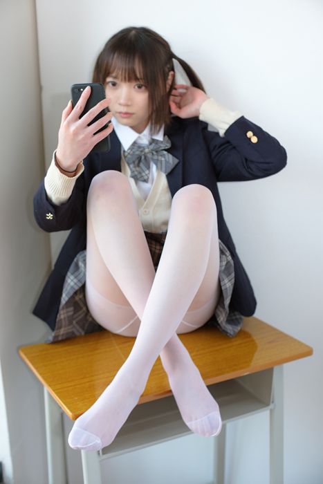 [森萝财团美腿丝袜写真]ID0060 萝莉丝足写真 [X-010-SSR] JK校服白丝 [83P1V-1.46GB]--性感提示：丰腴细腻绝色私处隐约温香软玉内衣酥软绵香玲珑浮凸高挑诱惑三角裤衩中间身躯很棒巨臀黄丝鱼嘴高跟迷醉