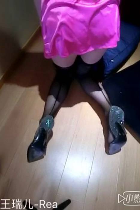 [王瑞儿写真视频]ID0039 A (44)--性感提示：婷袅身躯很棒诱人犯罪裤袜