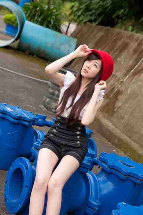 [唯美写真杂集]ID0263 台湾清纯美女RIko水博馆外拍写真 [107P-162MB]--性感
