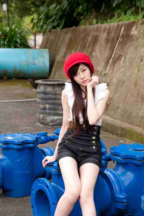 [唯美写真杂集]ID0263 台湾清纯美女RIko水博馆外拍写真 [107P-162MB]--性感