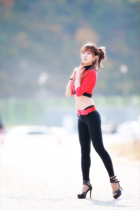 [唯美写真杂集]ID0371 韩国超级车模许允美 写真系列红衣长裤[140P131